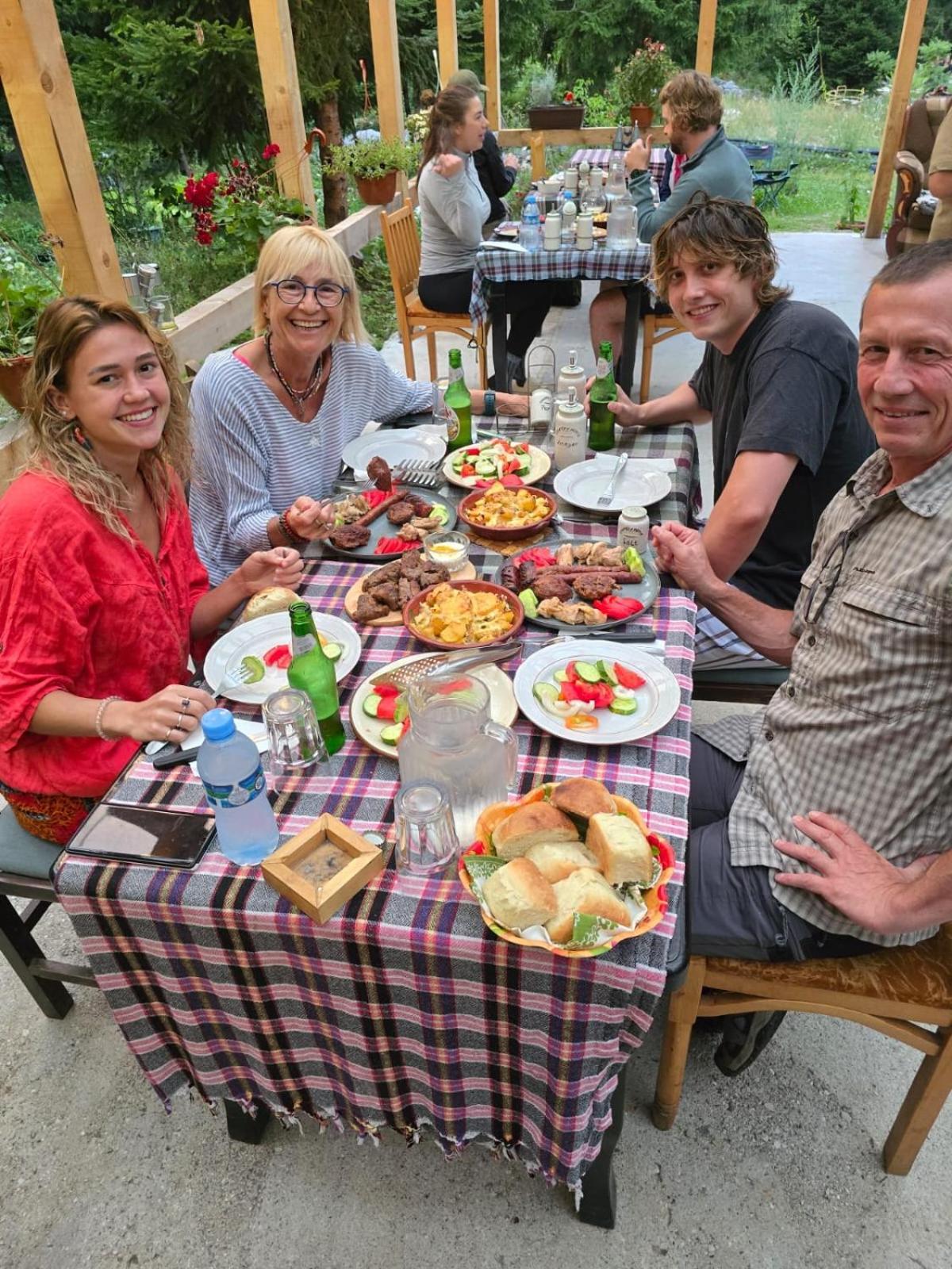 Guest House Hyrmet Demushi Валбона Екстериор снимка