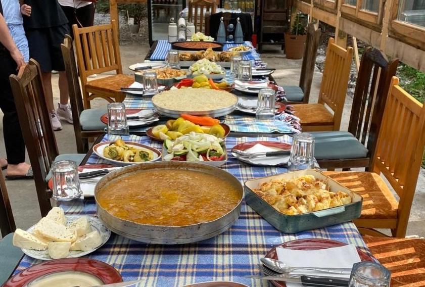 Guest House Hyrmet Demushi Валбона Екстериор снимка